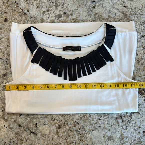 THE LIMITED Women’s Size M • Sleeveless Top - Picture 4 of 9